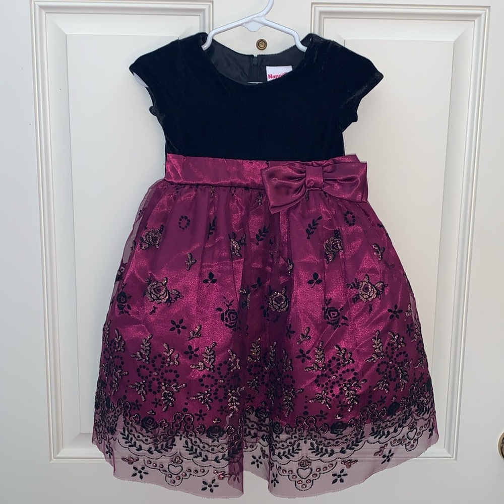 Nannette, 18-24mo, Beautiful Black Velvet-Like & Burgundy Dress, Appliquéd
